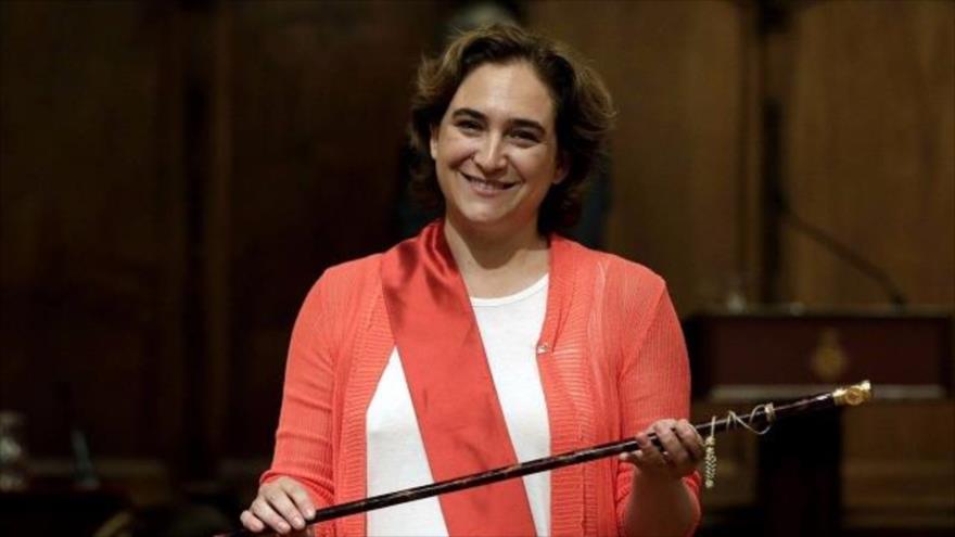 La alcaldesa de Barcelona Ada Colau, durante su investidura como regidora de la capital catalana. 13 de junio de 2015