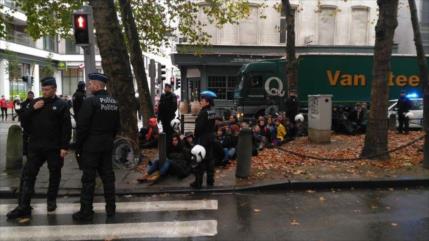 Bélgica detiene a 30 militantes españoles, incluidos 4 de Podemos