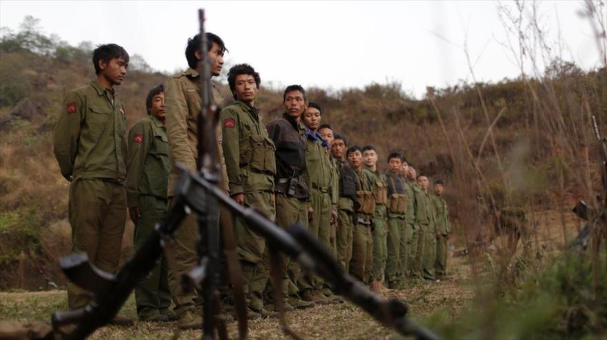 Los soldados de grupos étnicos rebeldes de Birmania.