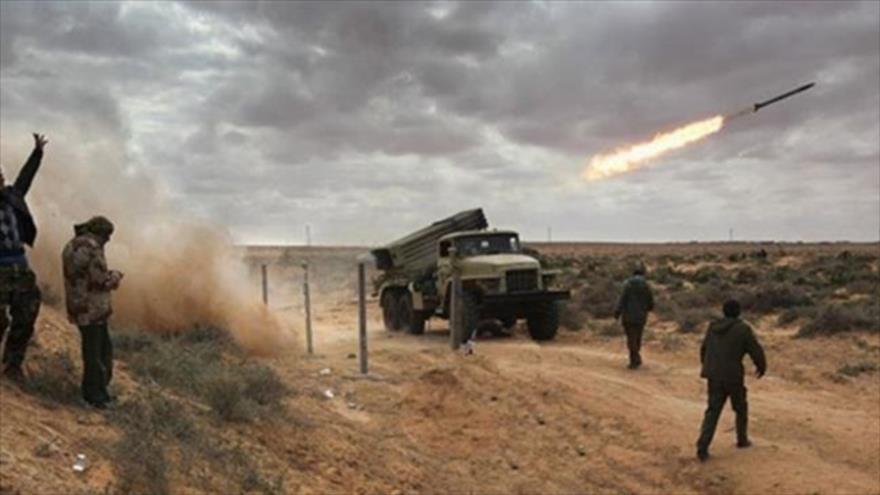 Fuerzas yemeníes lanzan misiles contra bases militares en el sur de Arabia Saudí