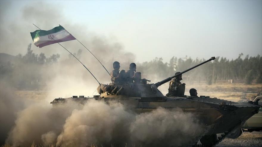 Unidades de la Fuerza Terrestre del Ejército de Irán se preparan para iniciar las maniobras militares Muharram, 17 de octubre de 2015.