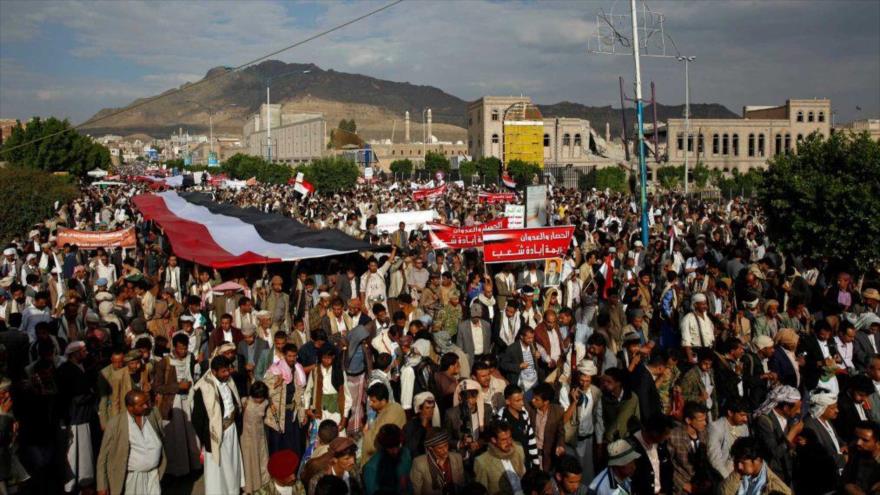 Una protesta de yemeníes contra la agresión saudí, Saná (capital).