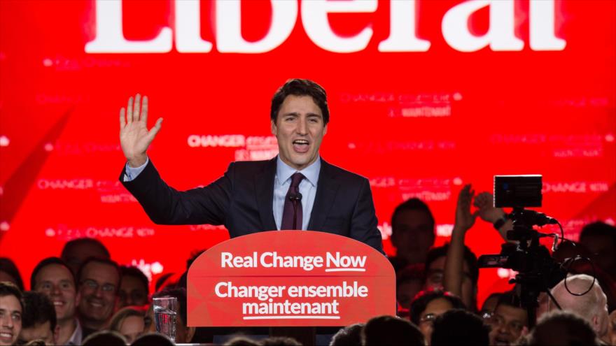 Líder del Partido Liberal, Justin Trudeau, celebra la victoria de su agrupación política en los comicios generales de Canadá. 19 de octubre de 2015