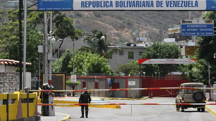 Fuerzas venezolanas desplegadas en una zona fronteriza con Colombia.