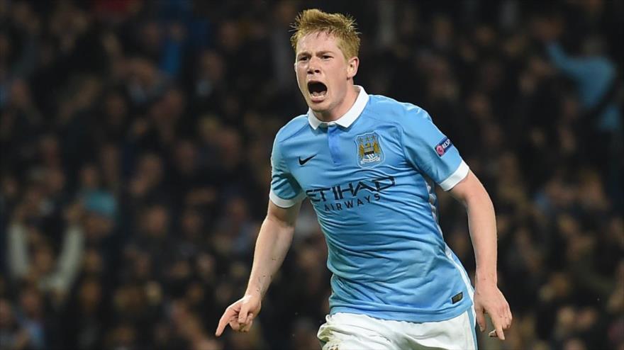 Kevin De Bruyne celebra el gol que le dio el triunfo a Manchester City. 21 de octubre de 2015