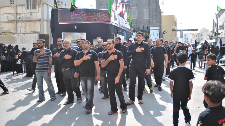 Chiíes conmemoran el Día de Ashura en Baréin.