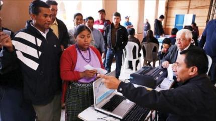 Guatemaltecos empiezan a votar en segunda vuelta para elegir presidente 