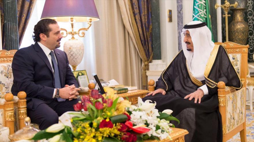 El ex primer ministro libanés, Saad Hariri (izda.), reunido con el rey saudí, Salman bin Abdulaziz Al Saud.