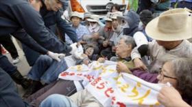 Indignados japoneses paran construcción de base de EEUU en Okinawa