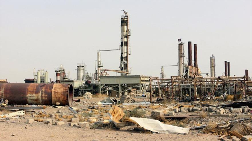 Destrucción de la refinería de Baiji (Irak) en los enfrentamientos entre soldados iraquíes y elementos del grupo terrorista de Daesh.
