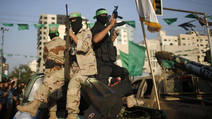 Combatientes de las Brigadas de Ezzedin Al-Qassam, la rama militar del Movimiento de Resistencia Islámica Palestina (HAMAS).