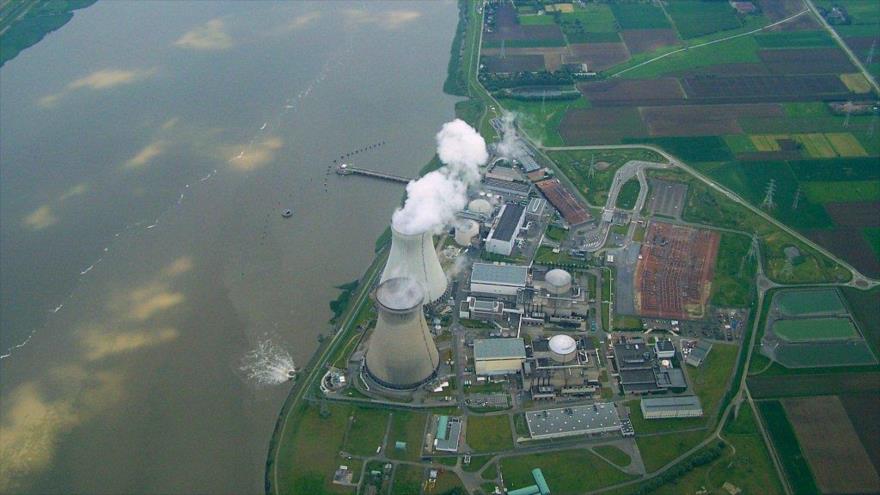 Central nuclear de Doel, en el norte de Bélgica.