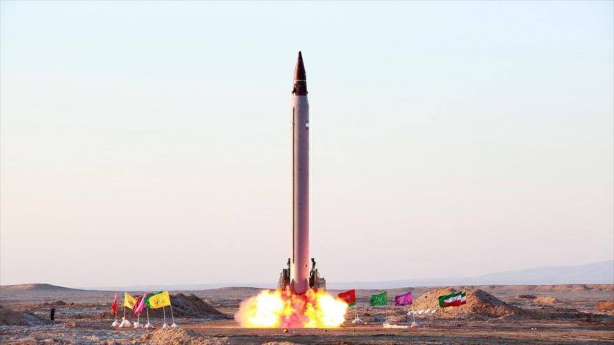 Irán prueba con éxito misil balístico de largo alcance "Emad".