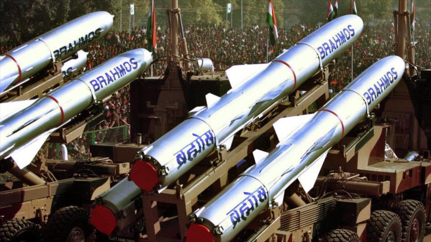 Varios misiles supersónicos de crucero BrahMos.