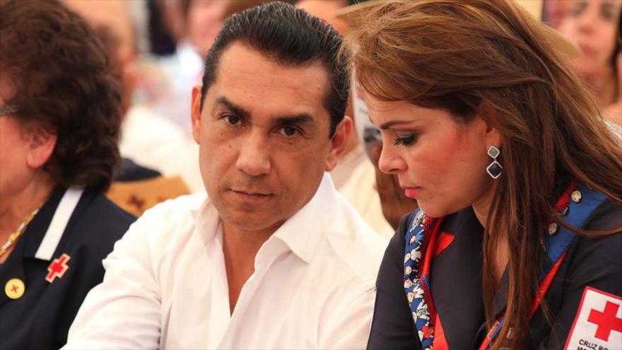 El exalcalde de Iguala José Luis Abarca Velázquez y su esposa María de los Ángeles Pineda.