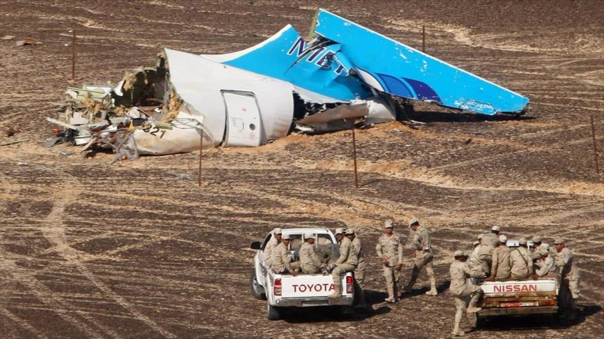 Restos del avión comercial ruso Airbus-A321 siniestrado en la península egipcia del Sinaí, 31 de octubre de 2015.