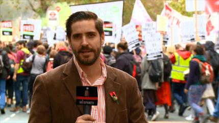 Miles de estudiantes marchan en Londres por educación gratuita