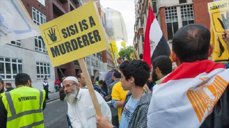 Cientos protestan en Londres contra visita del presidente egipcio