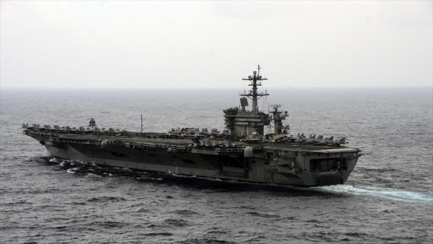 Un portaaviones “USS Theodore Roosevelt” en el mar de China Meridional, 29 de octubre de 2015.