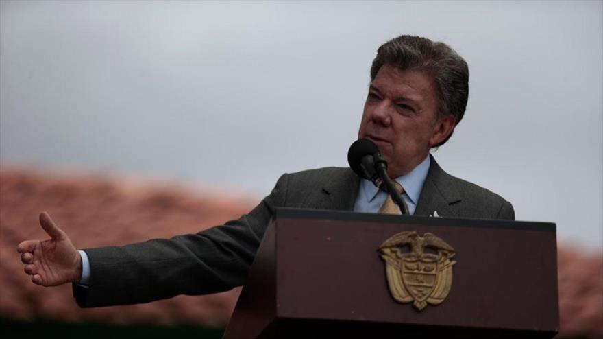 El presidente colombiano, Juan Manuel Santos, ofrece un discurso en la ceremonia del 124 aniversario de la Policía Nacional. 5 de noviembre de 2015