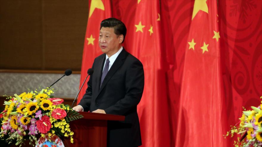 El presidente chino, Xi Jinping, ofrece un discurso ante la Asamblea Nacional de Vietnam, 6 de noviembre de 2015.