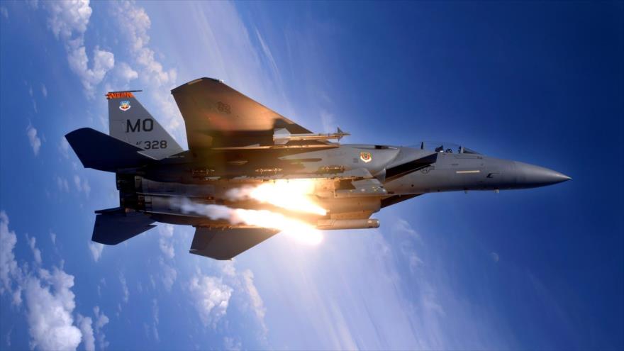 Caza estadounidense modelo F-15 Eagle.