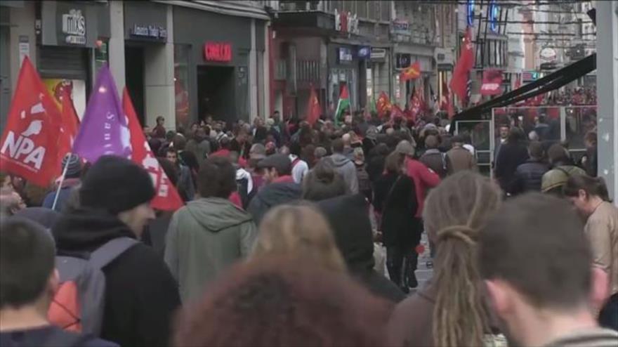 Manifestación de centenares de franceses a favor de refugiados, Lille, 7 de noviembre de 2015.