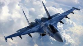 Cazas rusos bombardean 448 blancos terroristas en Siria en 3 días