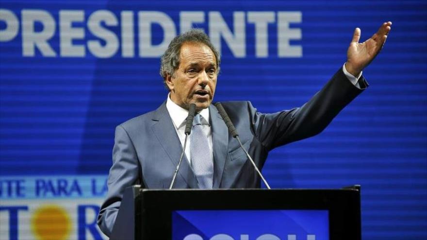 El candidato oficialista del partido Frente para la Victoria (FpV), Daniel Scioli.