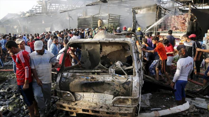 Un mercado de Bagdad (Irak), tras ser afectado por la explosión de un coche bomba.