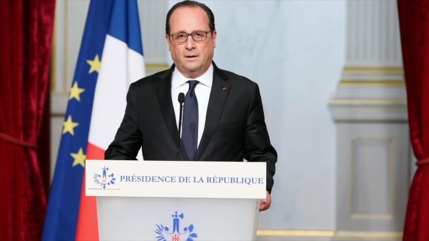 El presidente francés, Francois Hollande, ofrece discurso televisivo tras múltiples atentados en París, capital gala, 13 de noviembre de 2015.