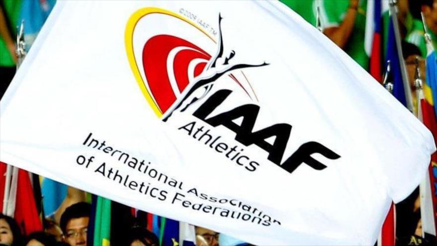 La Federación Internacional de Atletismo (IAAF) vota la suspensión provisional de la Federación rusa de competiciones internacionales debido a las acusaciones de dopaje. 13 de noviembre de 2015.