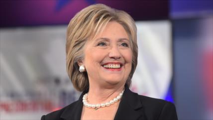 Clinton defenderá en segundo debate de demócratas su liderazgo en los sondeos 