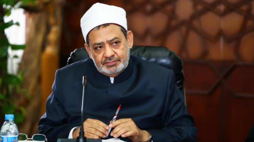El Imam de la mezquita egipcia de Al-Azhar, sheij Ahmad al-Tayeb.