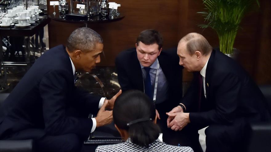 Presidentes de EE.UU., Barack Obama (izda.) y de Rusia, Vladimir Putin (dcha.), durante una reunión bilateral en el balneario turco de Antalya. 15 de noviembre de 2015
