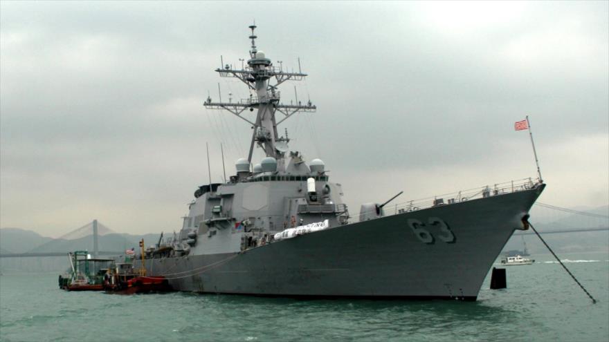 El destructor lanzamisiles estadounidense "USS Stethem". 