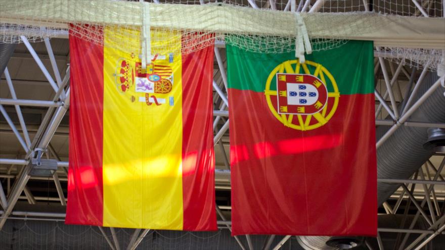 Banderas de España y Portugal.