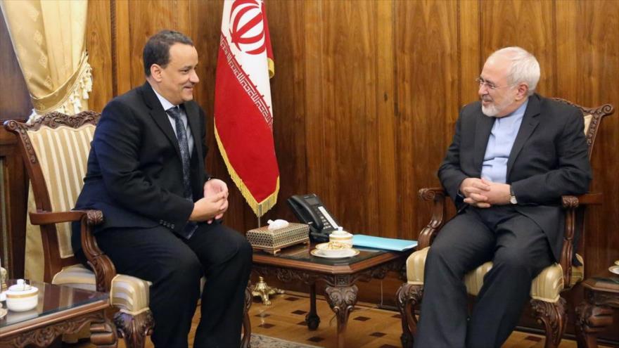 Canciller iraní, Mohamad Yavad Zarif, se reúne con el enviado especial de Naciones Unidas para Yemen, Ismail Ould Cheij Ahmad, en Teherán, capital de Irán. 18 de noviembre de 2015