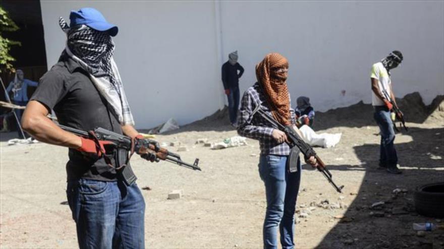 Los miembros del PKK durante choques con las fuerzas turcas en la provincia de Diyarbakir, en el sureste de Turquía. 28 de septiembre de 2015