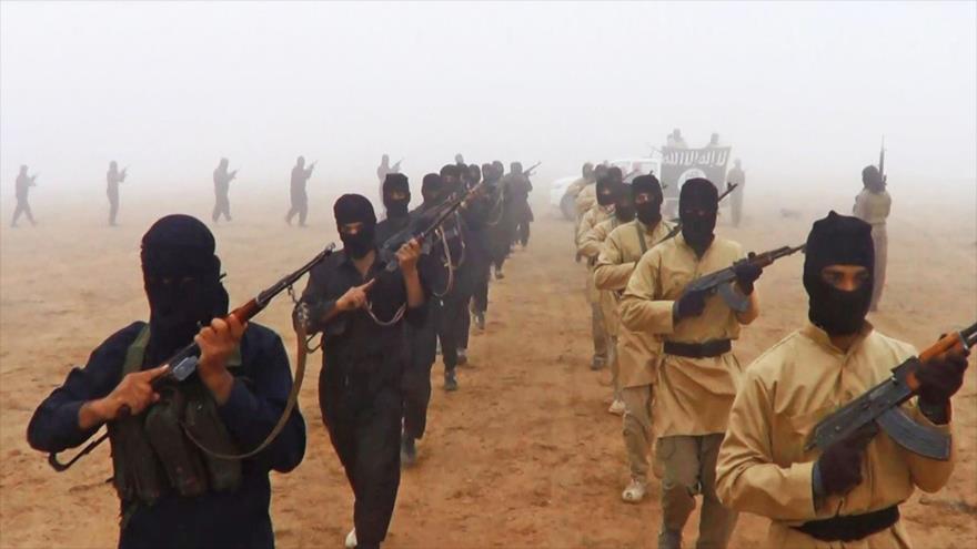 Integrantes de la banda terrorista takfirí Daesh en Siria.