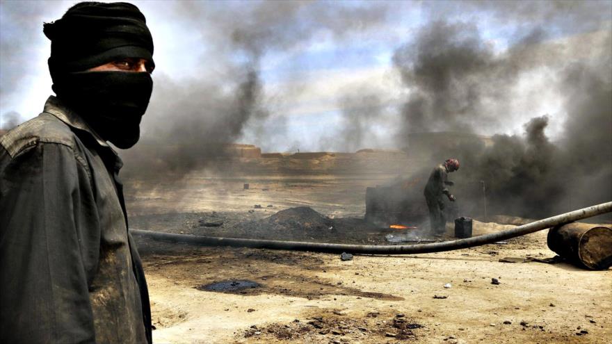 Un yacimiento petrolífero en Siria en poder del grupo terrorista EIIL (Daesh, en árabe).