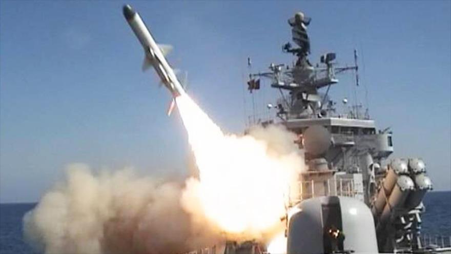 Misil de crucero ruso disparado contra las posiciones de los terroristas en Siria.