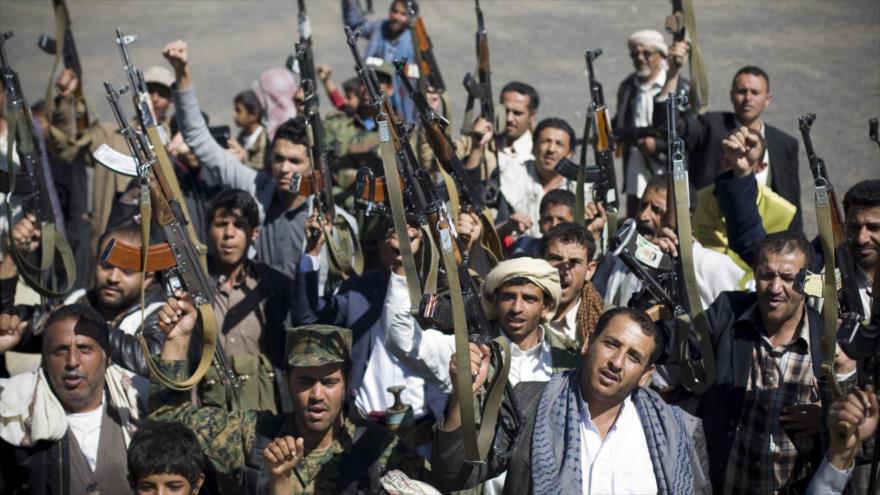 Integrantes del movimiento popular yemení Ansarolá.
