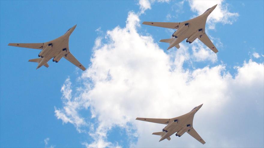 Bombarderos estratégicos Tupolev Tu-160 Blackjack rusos.
