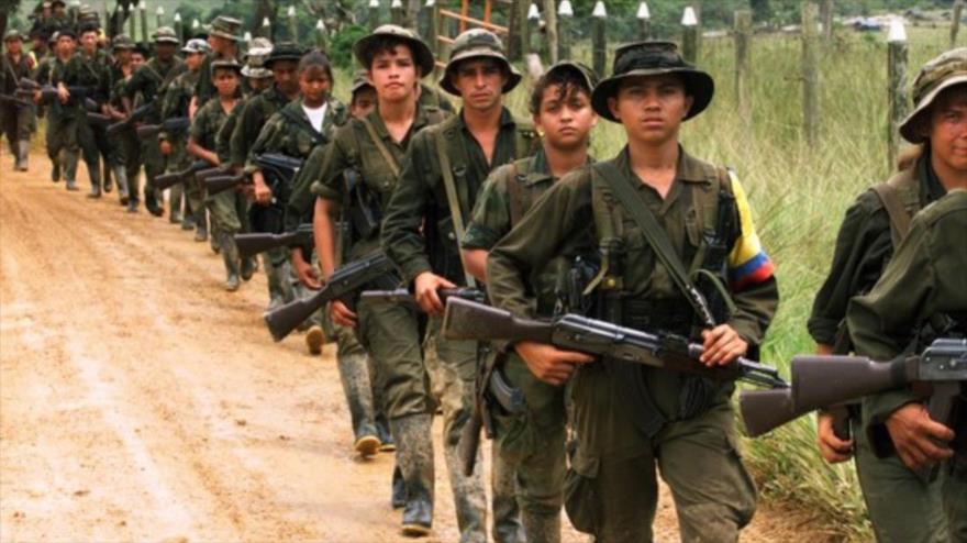 Columna de guerrilleros de la FARC.