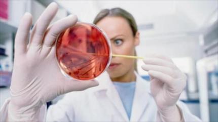 Descubren en humanos una proteína inhibidora del VIH