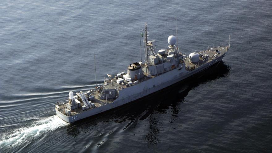 Buque de guerra de la Fuerza Naval de Arabia Saudí.