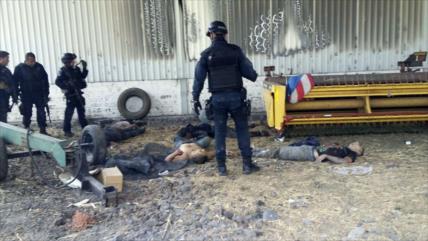 México admite uso excesivo de fuerza policial en caso Apatzingán