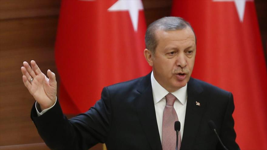 Erdogan rechaza disculparse, como pide Putin, por derribo de avión ruso