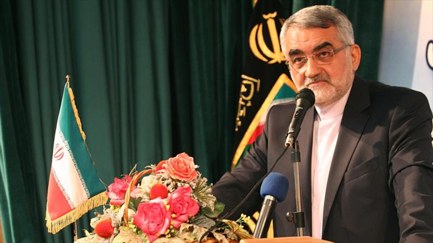 Alaeddin Boruyerdi, presidente de la Comisión de Seguridad Nacional y Política Exterior del Parlamento iraní.